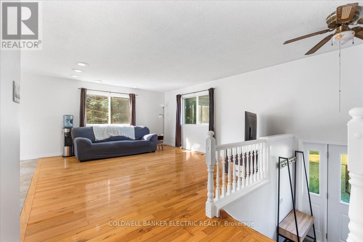 15 Mcintyre Road, Prince Edward County, Ontario  K0K 1A0 - Photo 6 - X12231905