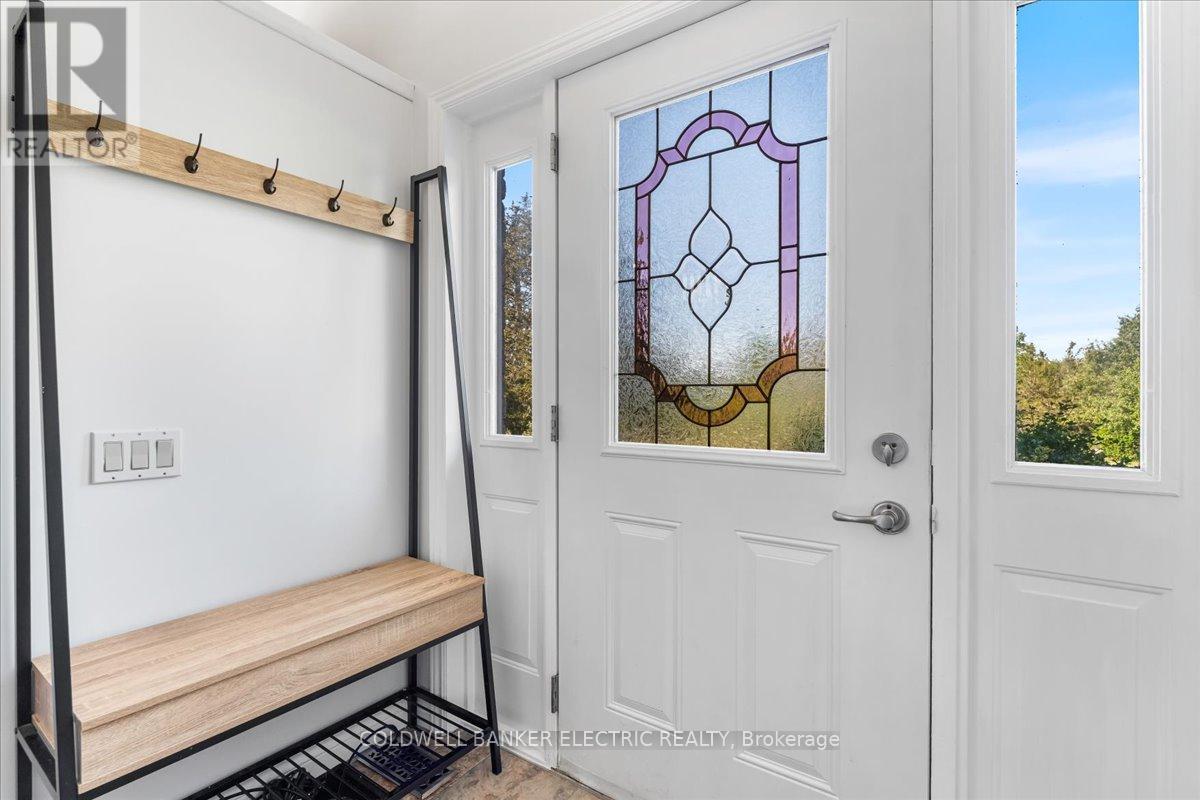 15 Mcintyre Road, Prince Edward County, Ontario  K0K 1A0 - Photo 5 - X12231905