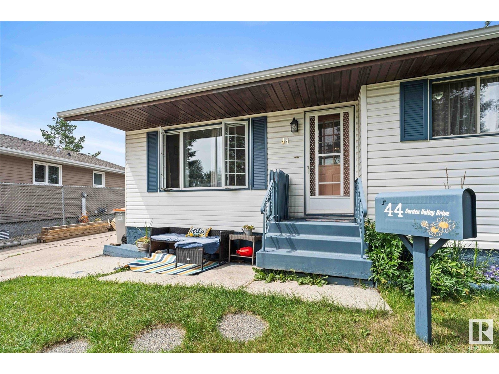 Property at 44 GARDEN VALLEY DR image 1