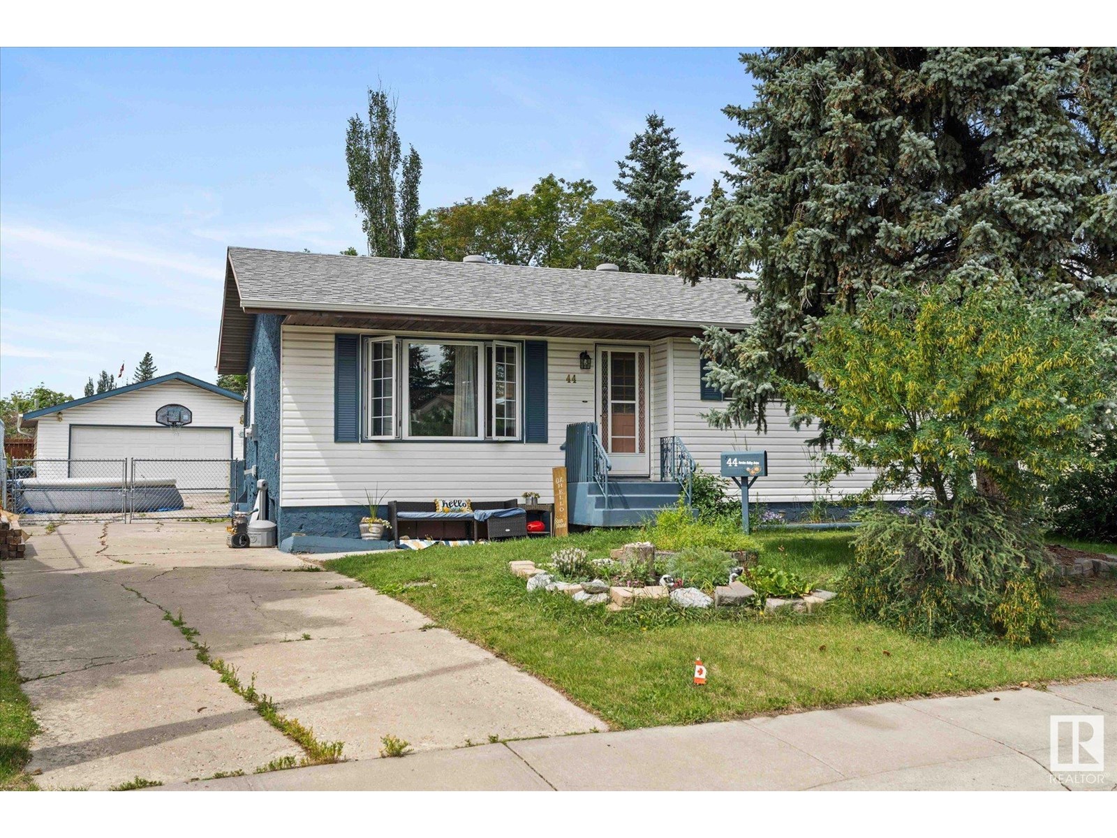 Property at 44 GARDEN VALLEY DR image 2
