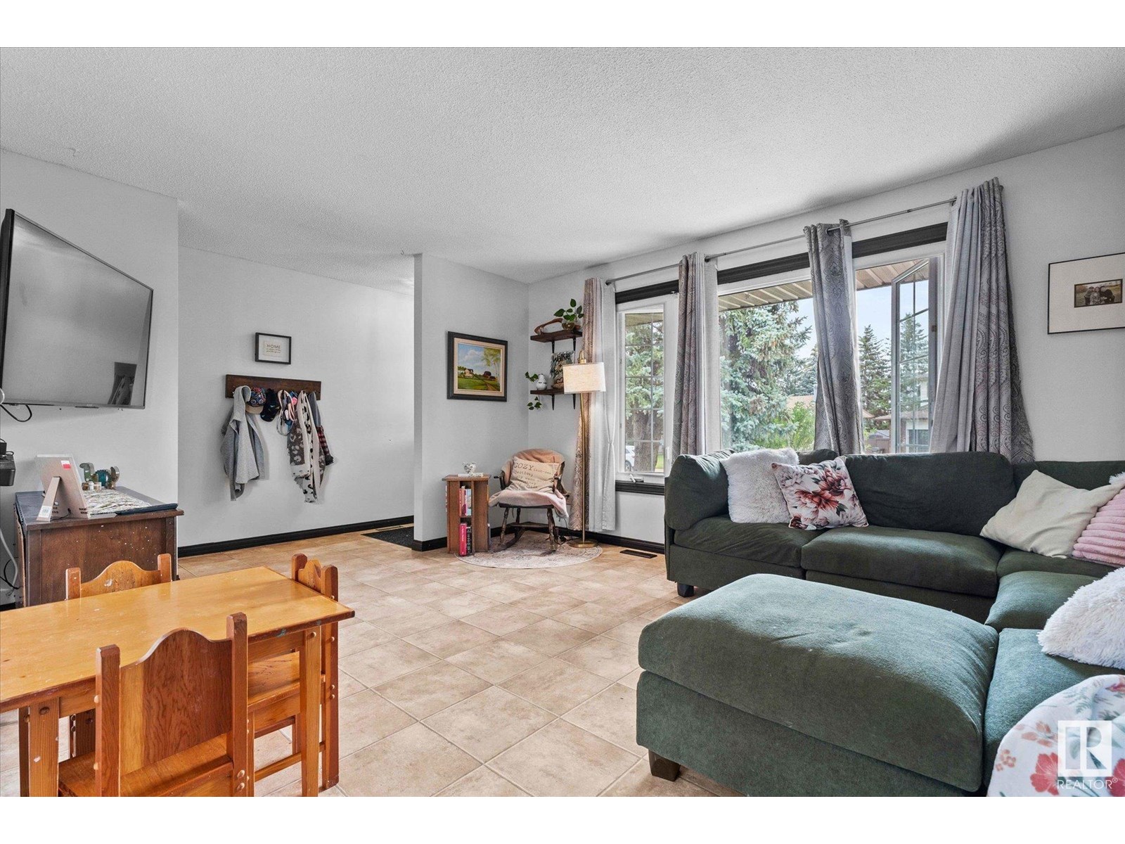 Property at 44 GARDEN VALLEY DR image 5