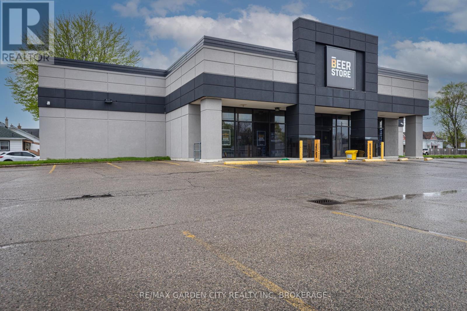 1600 Dundas Street, London East, Ontario  N5W 3C2 - Photo 2 - X12288281