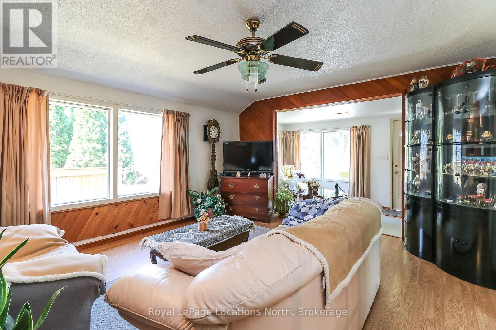 1320 River Road W, Wasaga Beach, Ontario  L9Z 2W6 - Photo 10 - S12288233