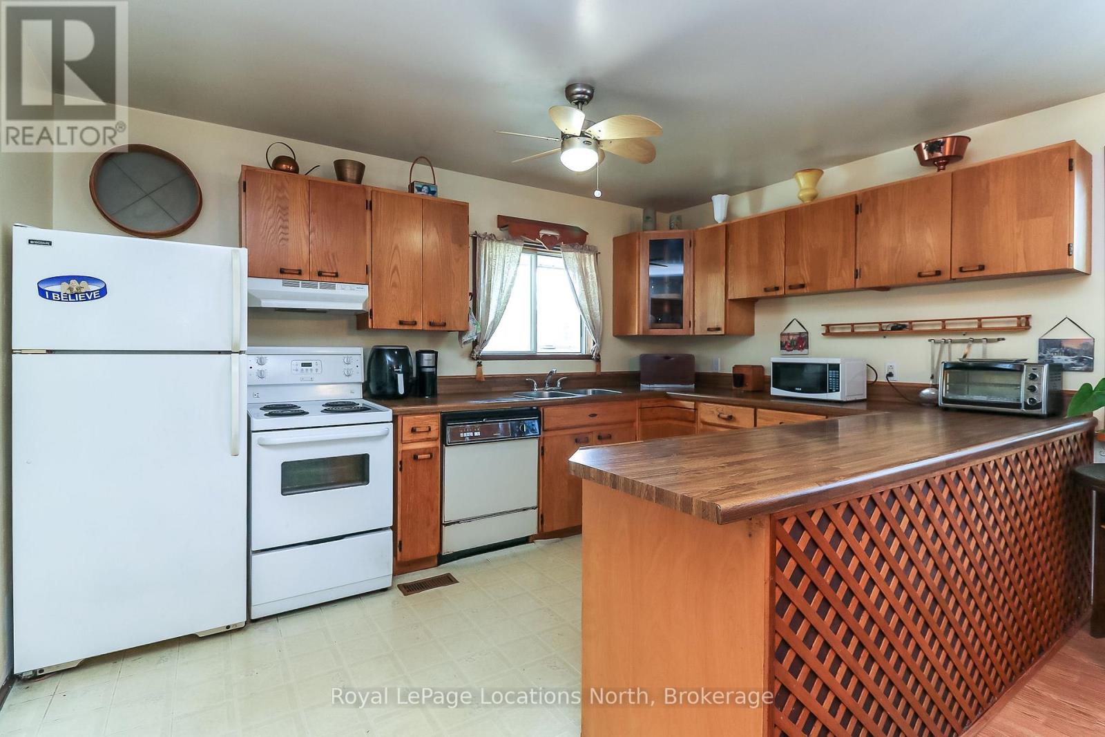 1320 River Road W, Wasaga Beach, Ontario  L9Z 2W6 - Photo 7 - S12288233