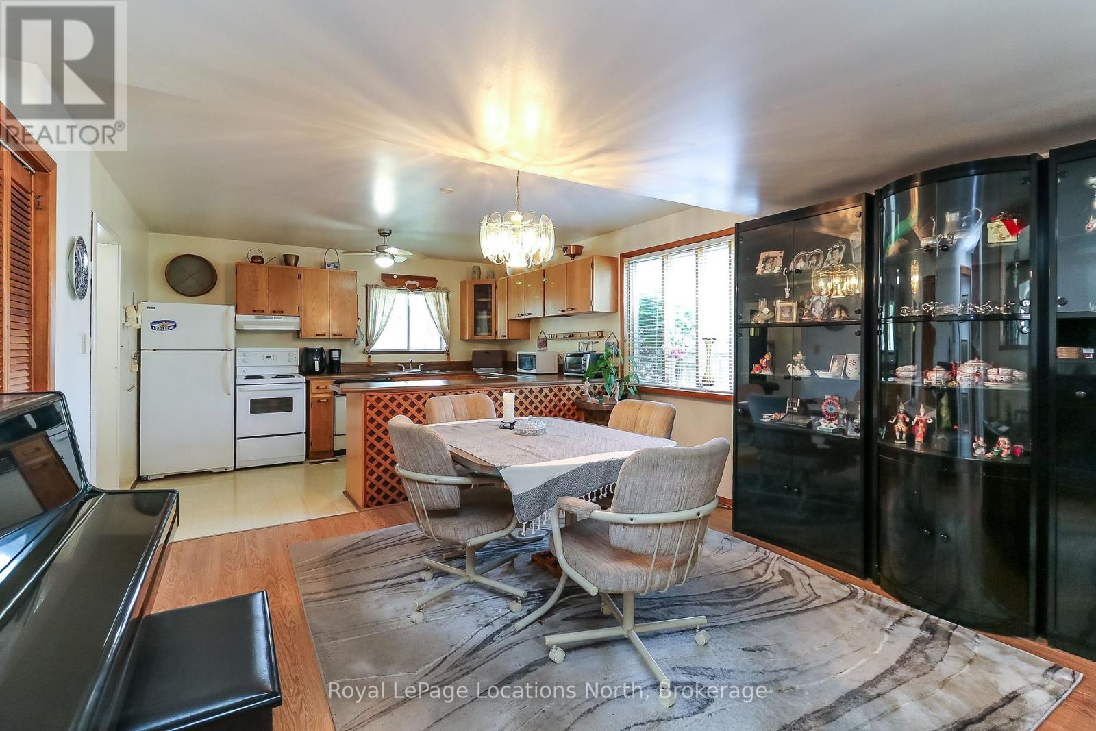 1320 River Road W, Wasaga Beach, Ontario  L9Z 2W6 - Photo 9 - S12288233
