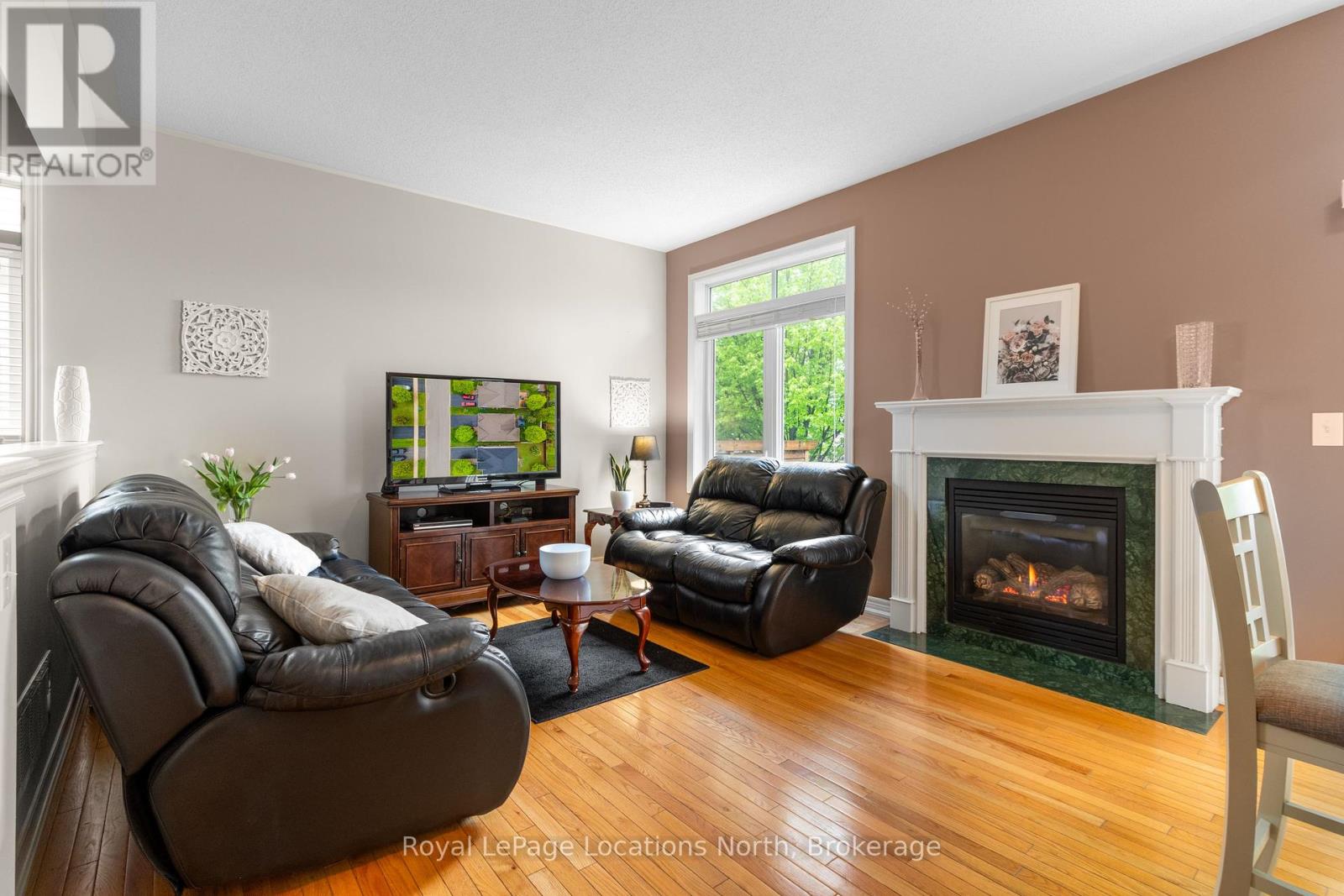 8 Broadpoint Street, Wasaga Beach, Ontario  L9Z 3B8 - Photo 14 - S12288254