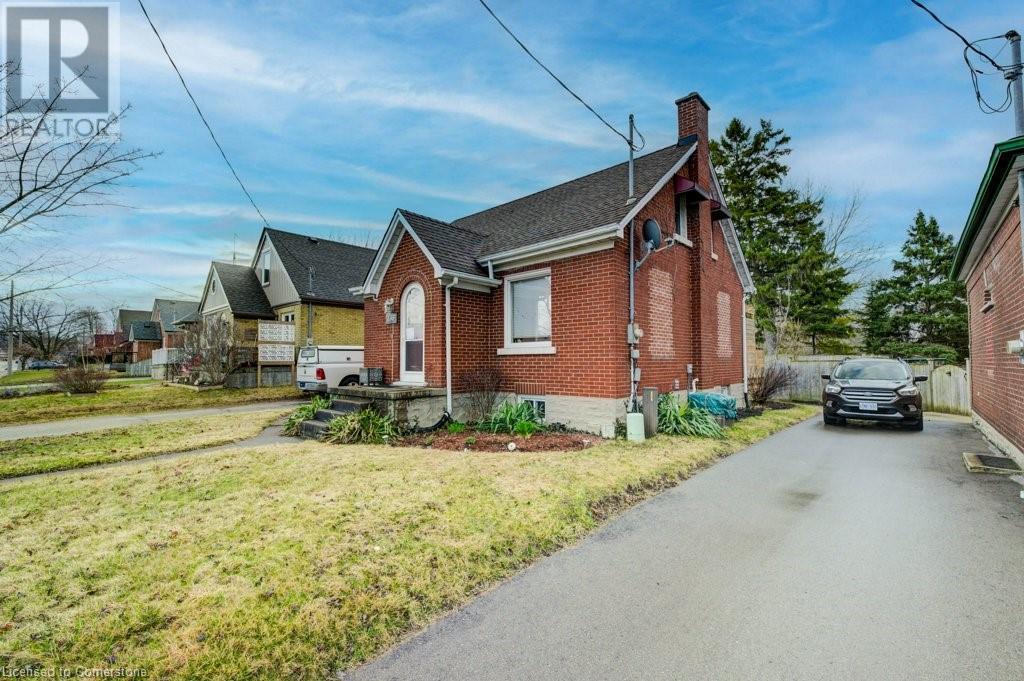 135 Stirling Avenue S, Kitchener, Ontario  N2G 3N8 - Photo 2 - 40751872