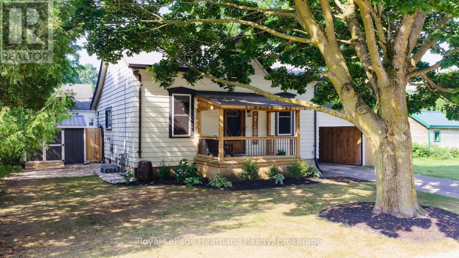 134 Wellington Street, Central Huron, Ontario  N0M 1L0 - Photo 1 - X12288222