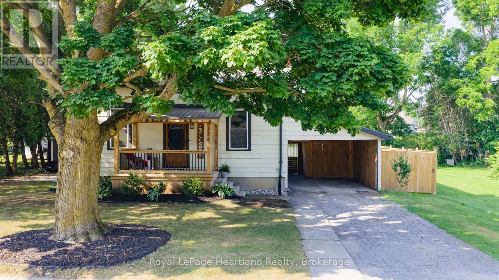 134 Wellington Street, Central Huron, Ontario  N0M 1L0 - Photo 2 - X12288222