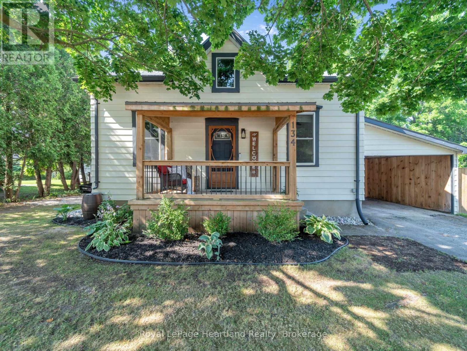 134 Wellington Street, Central Huron, Ontario  N0M 1L0 - Photo 4 - X12288222