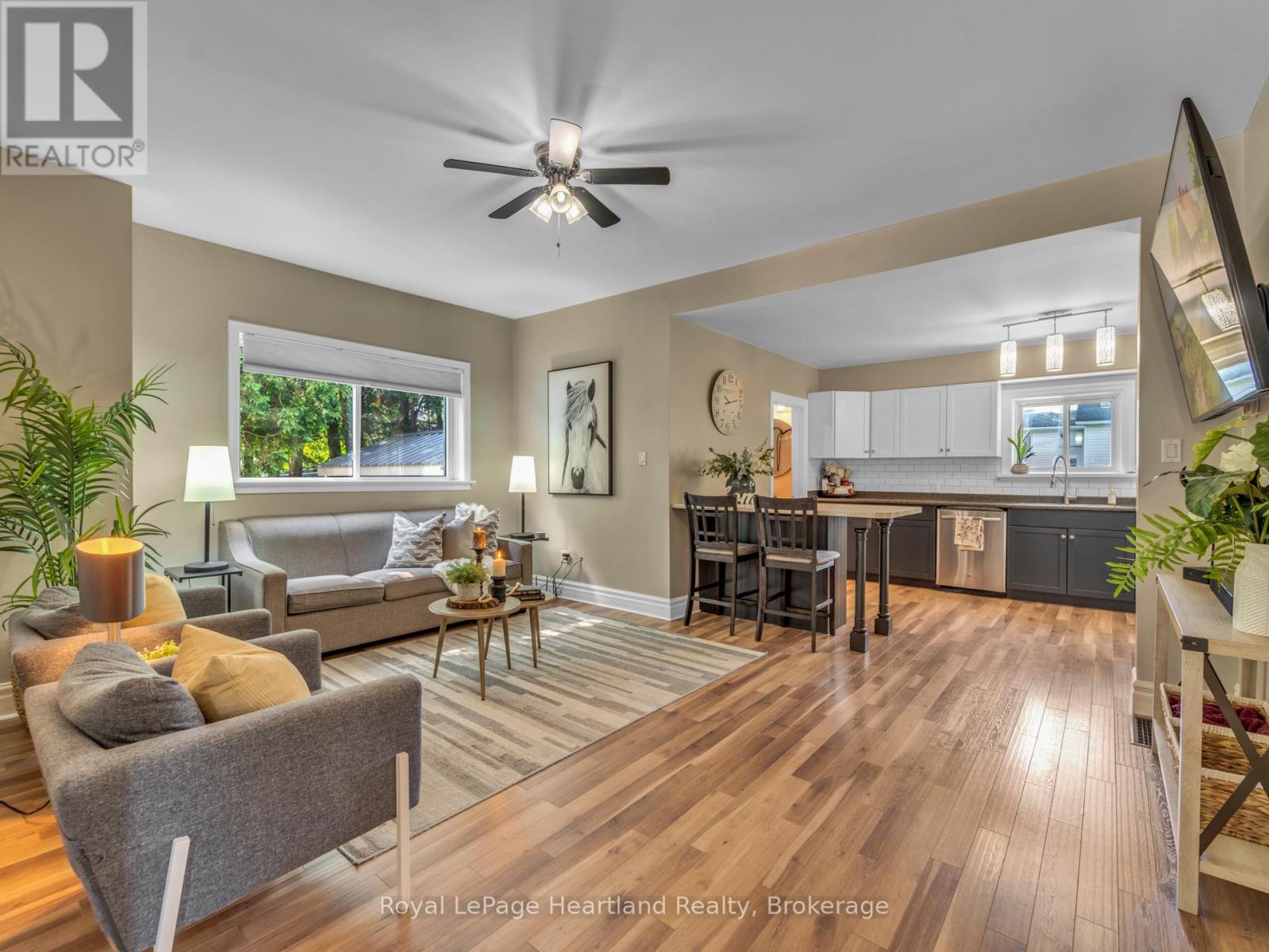 134 Wellington Street, Central Huron, Ontario  N0M 1L0 - Photo 8 - X12288222