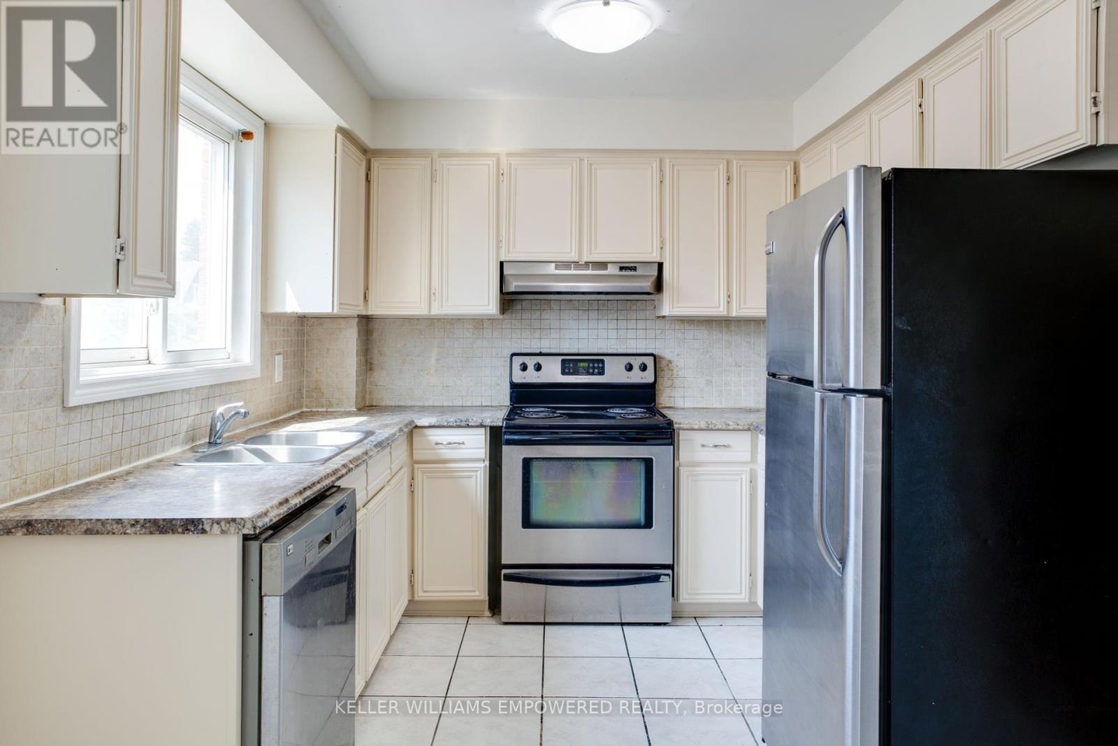 54 Carnival Court, Toronto, Ontario  M2R 3T8 - Photo 11 - C12288053