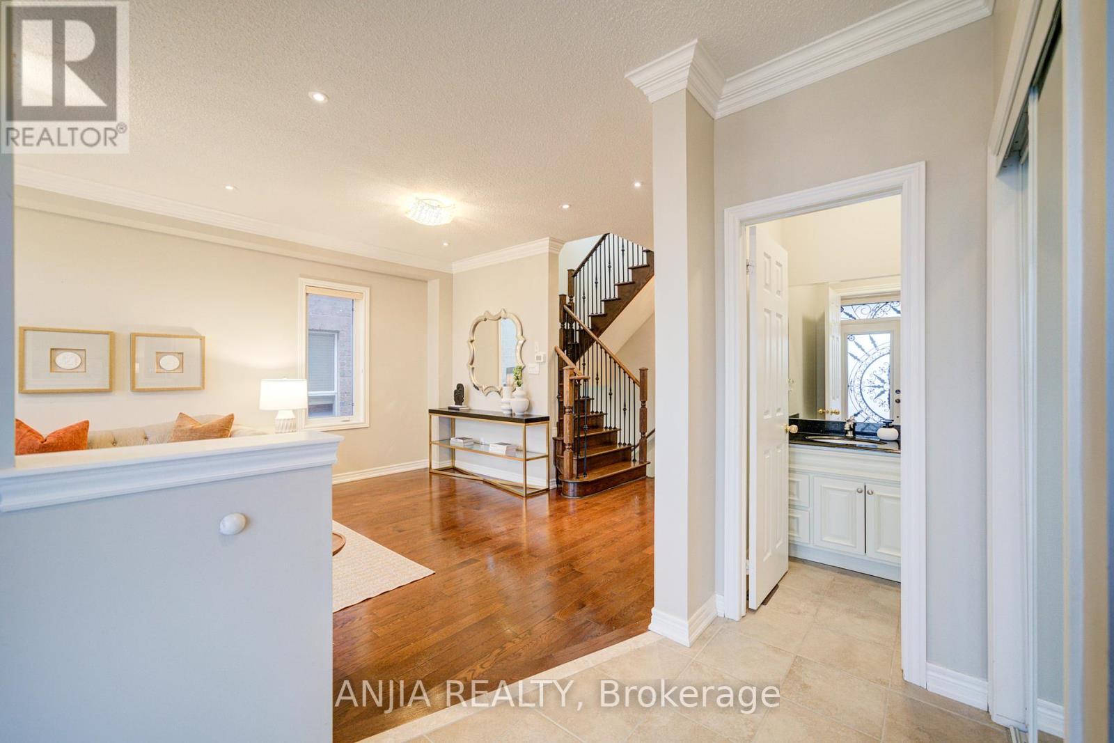 Property at 558 HOOVER PARK DRIVE image 5