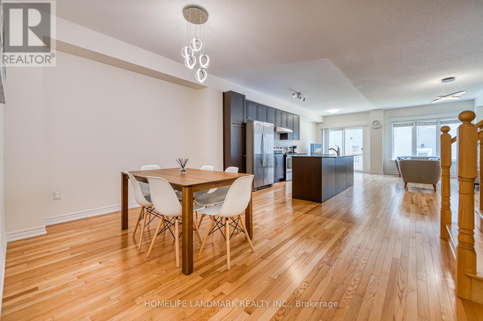 Property at 33 THORNAPPLE LANE image 3