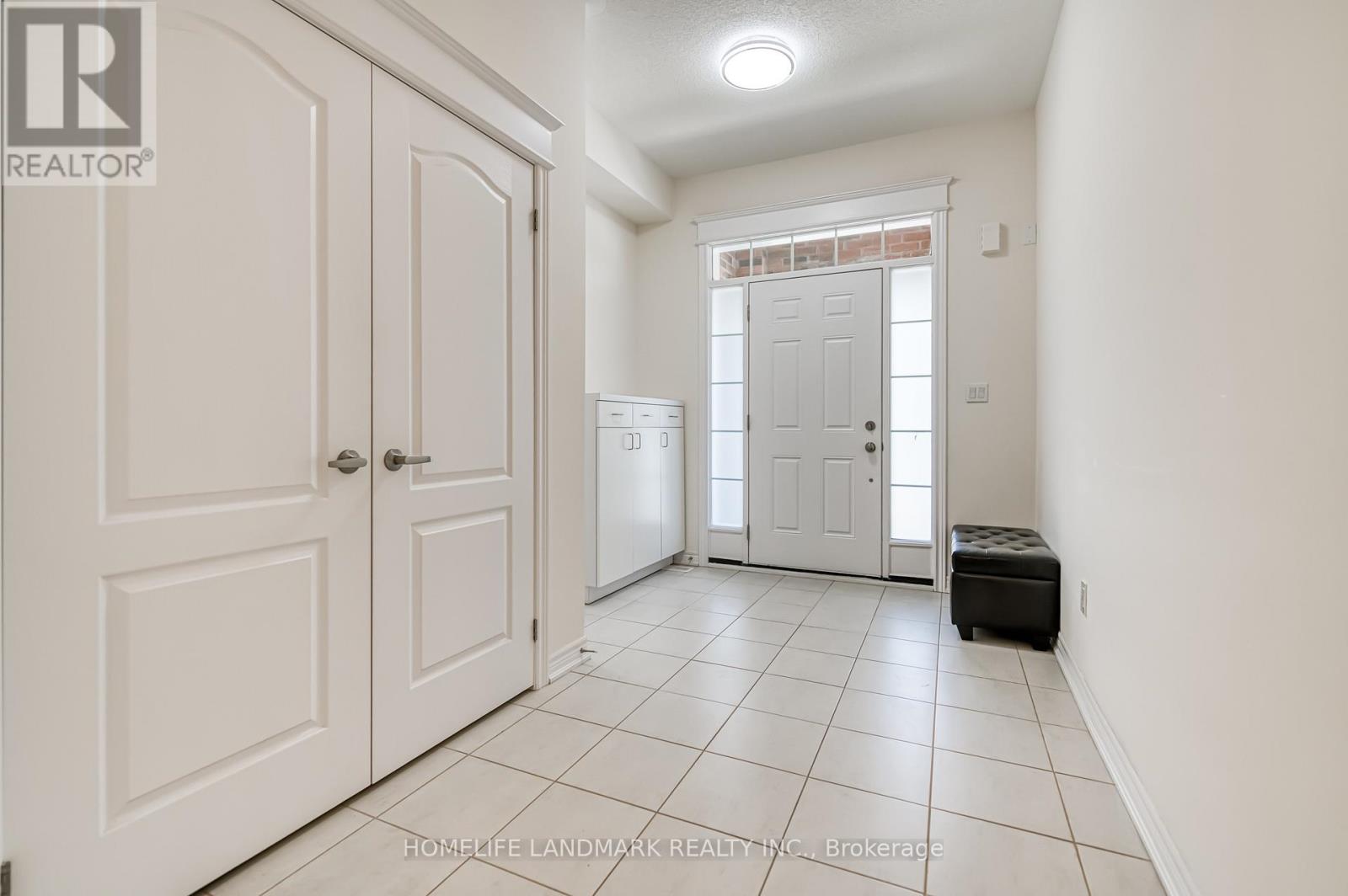Property at 33 THORNAPPLE LANE image 5