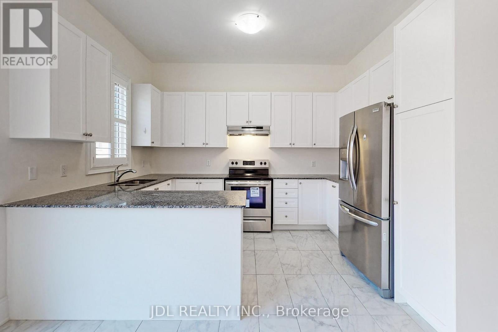 95 Giardina Crescent, Richmond Hill, Ontario  L4B 0G2 - Photo 13 - N12288179