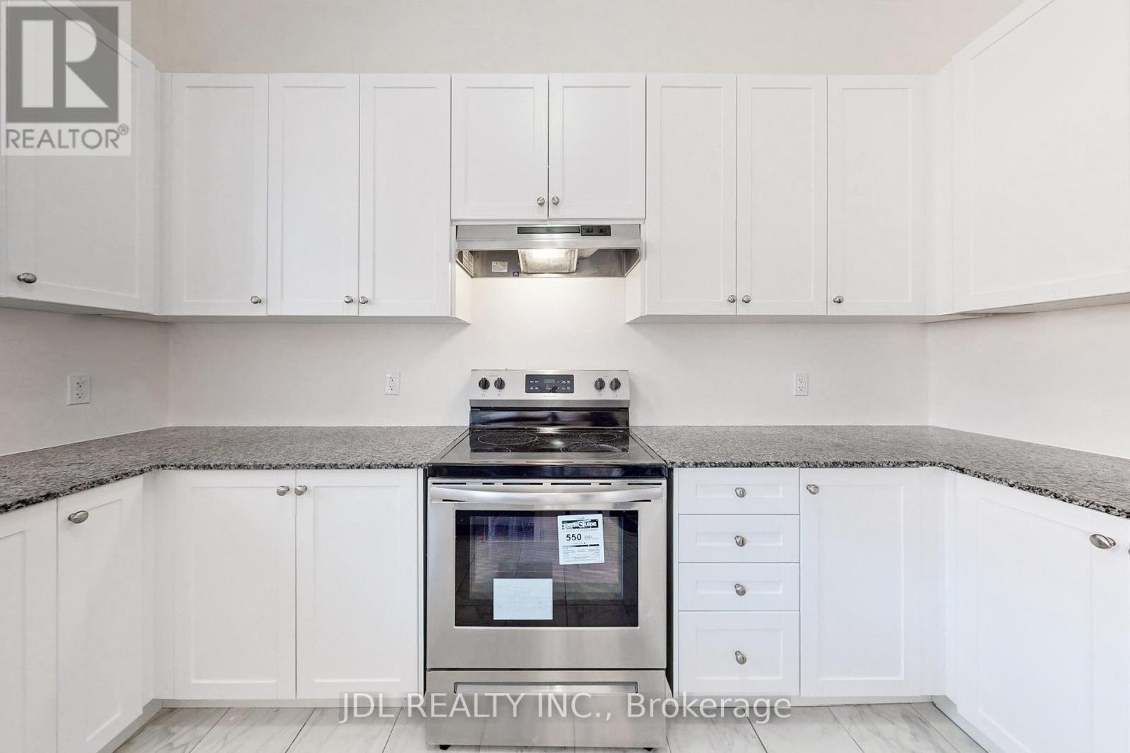 95 Giardina Crescent, Richmond Hill, Ontario  L4B 0G2 - Photo 14 - N12288179