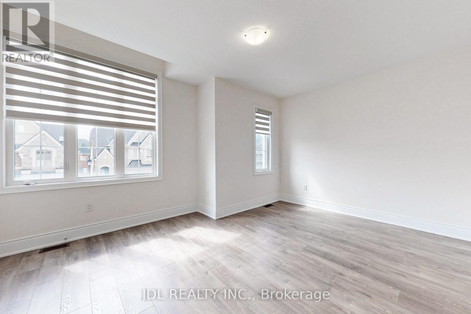 95 Giardina Crescent, Richmond Hill, Ontario  L4B 0G2 - Photo 19 - N12288179