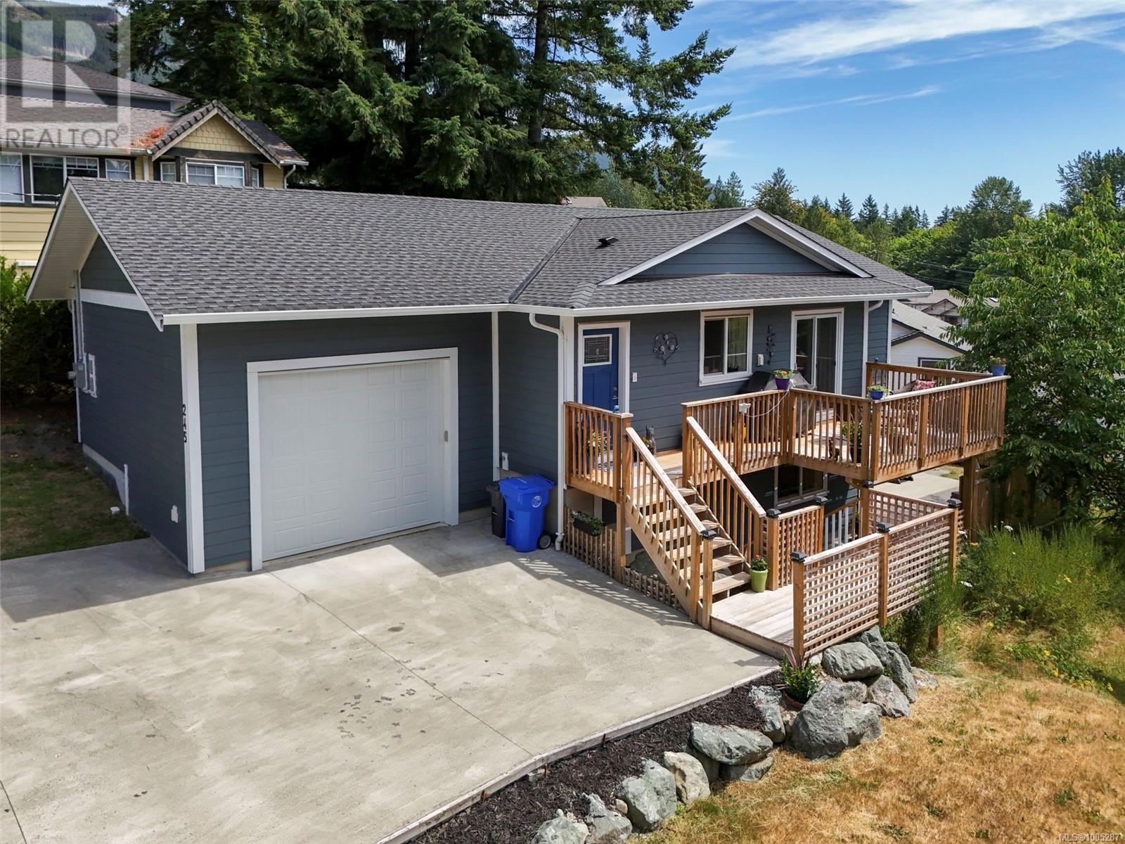 245 Lake Park Rd, Lake Cowichan, British Columbia