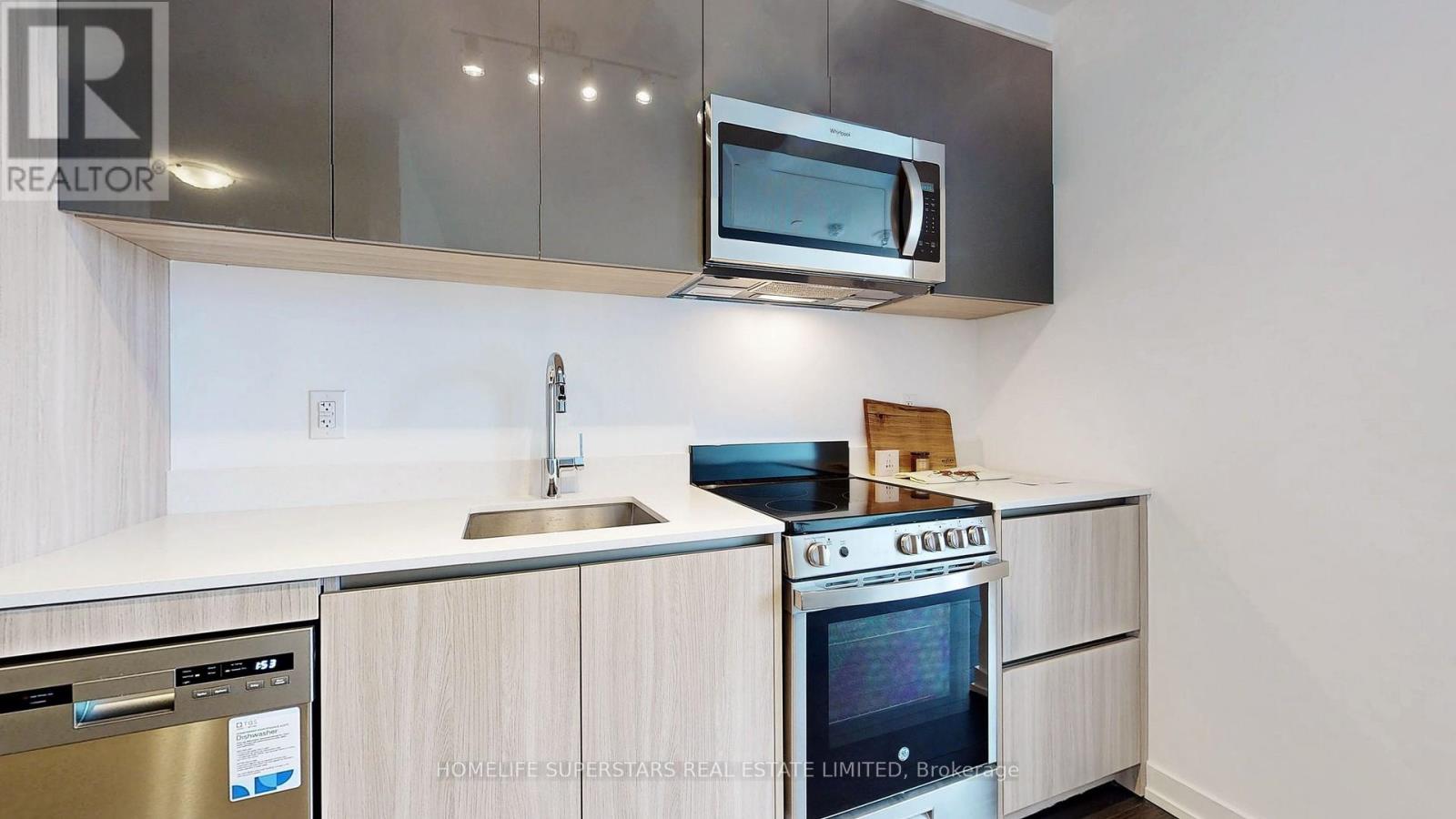 212 - 11 Maryport Avenue, Toronto, Ontario  M3M 0E2 - Photo 14 - W12288173