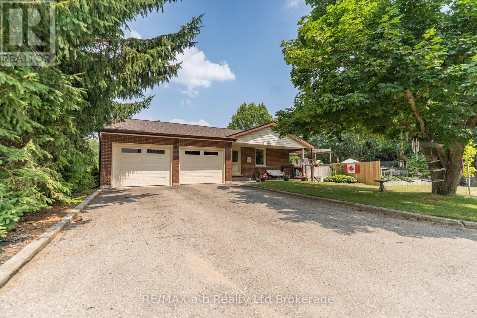 660 Goshen Road, Norfolk, Ontario  N4G 4G7 - Photo 3 - X12288314
