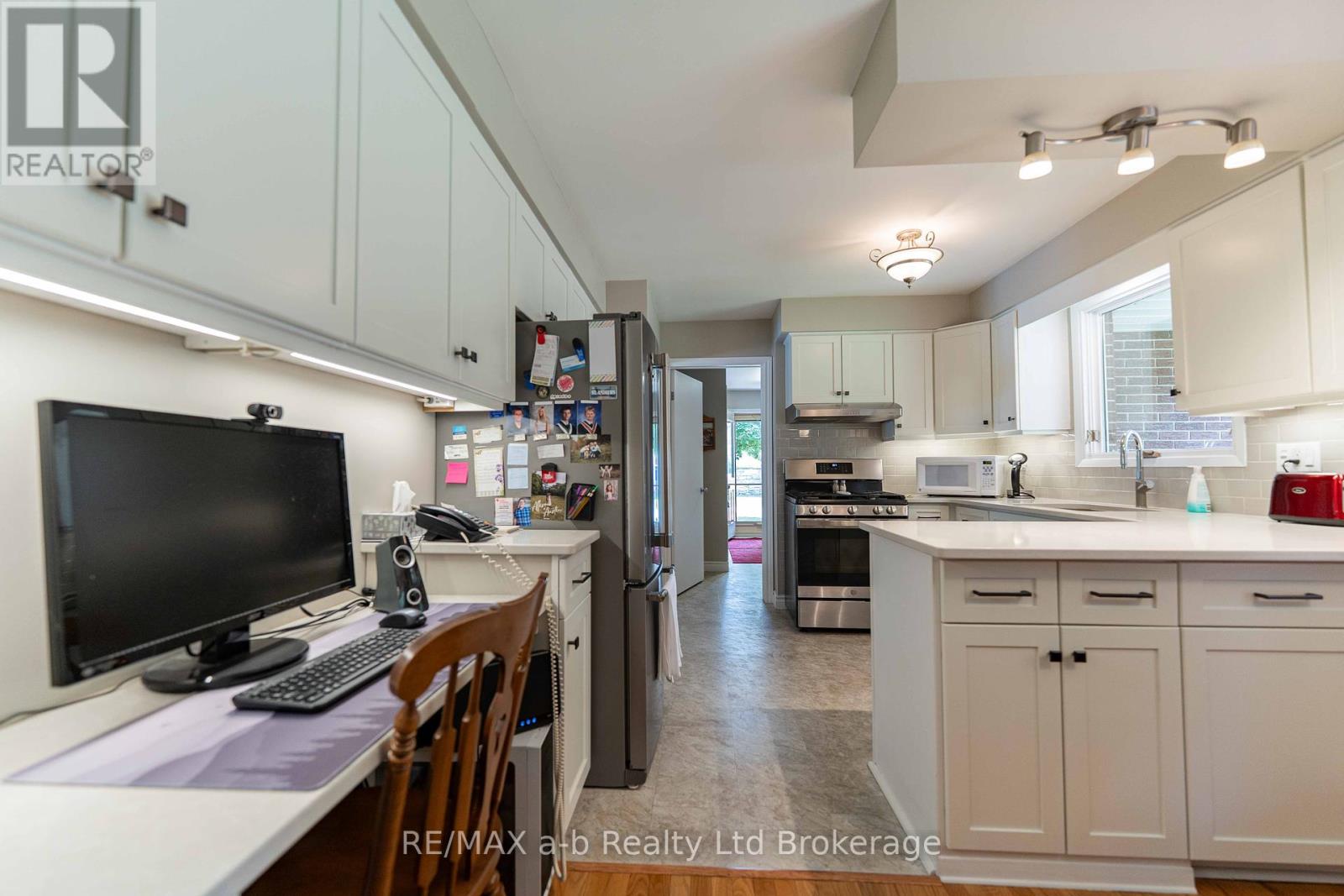 660 Goshen Road, Norfolk, Ontario  N4G 4G7 - Photo 8 - X12288314
