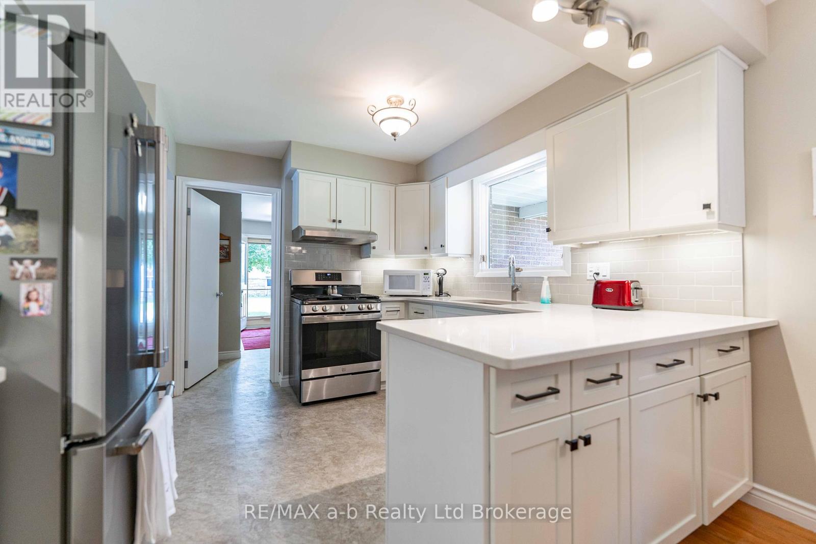 660 Goshen Road, Norfolk, Ontario  N4G 4G7 - Photo 9 - X12288314