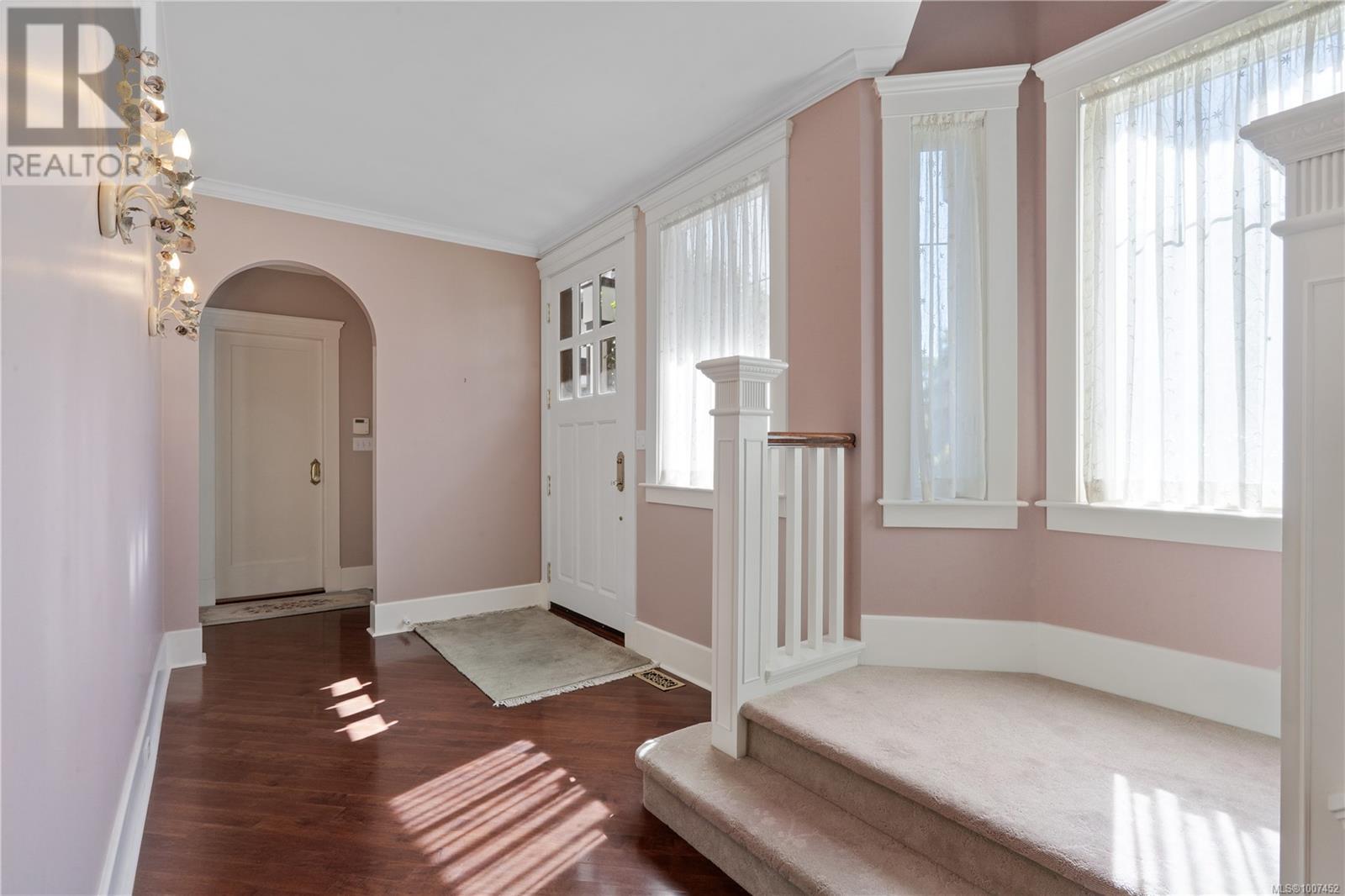 Property at 2 906 Pemberton Rd image 3