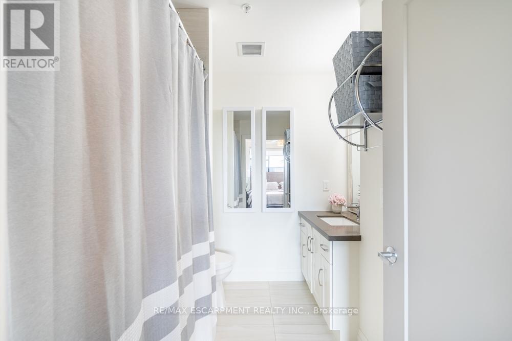 305 - 30 Hamilton Street, Hamilton (Waterdown), Ontario  L8B 1V8 - Photo 19 - X12288067