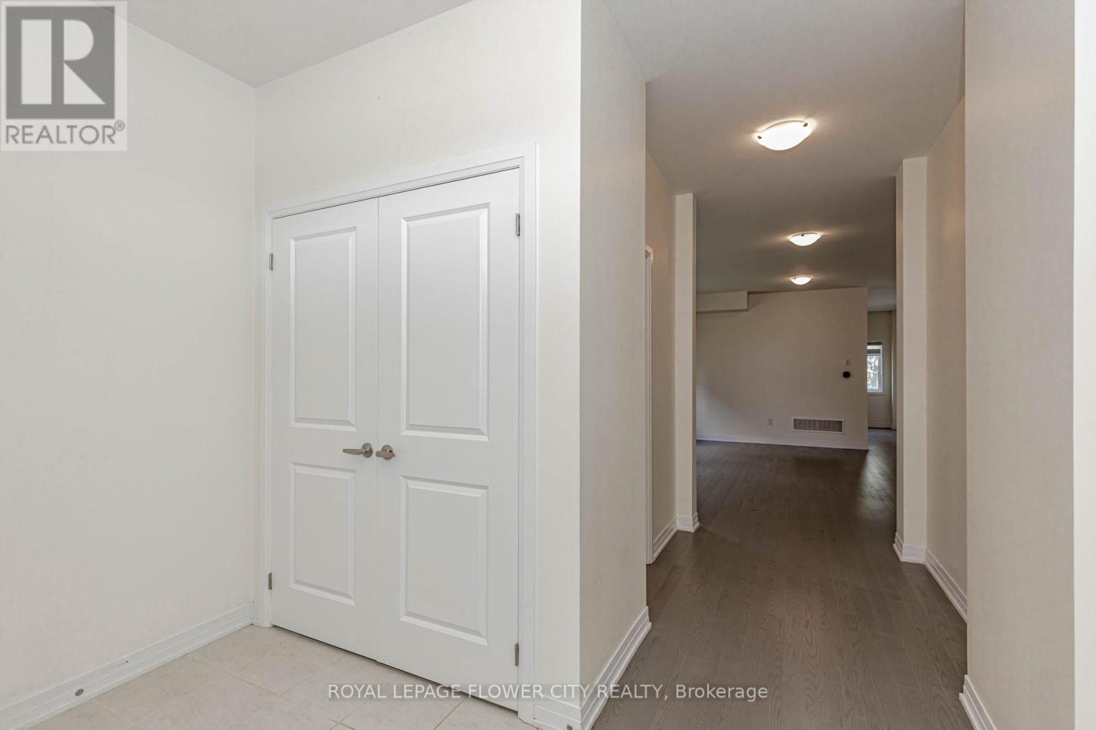 Property at 413 ADELAIDE STREET image 5