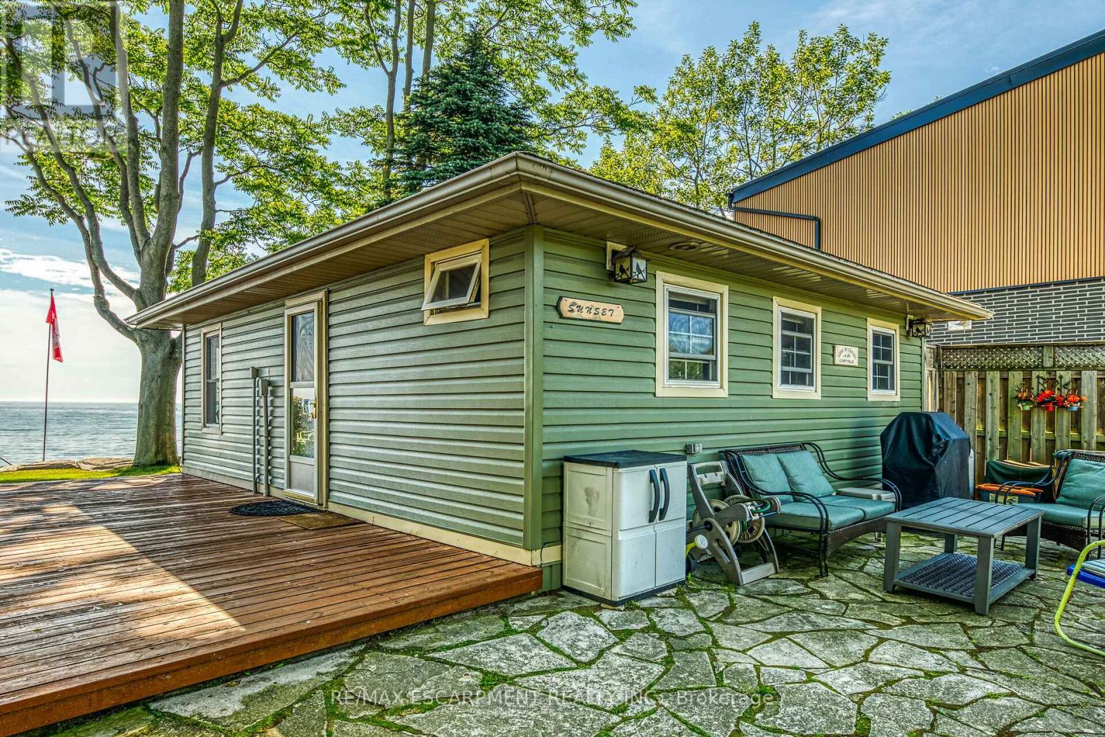 Property at 803 SANDY BAY ROAD image 3
