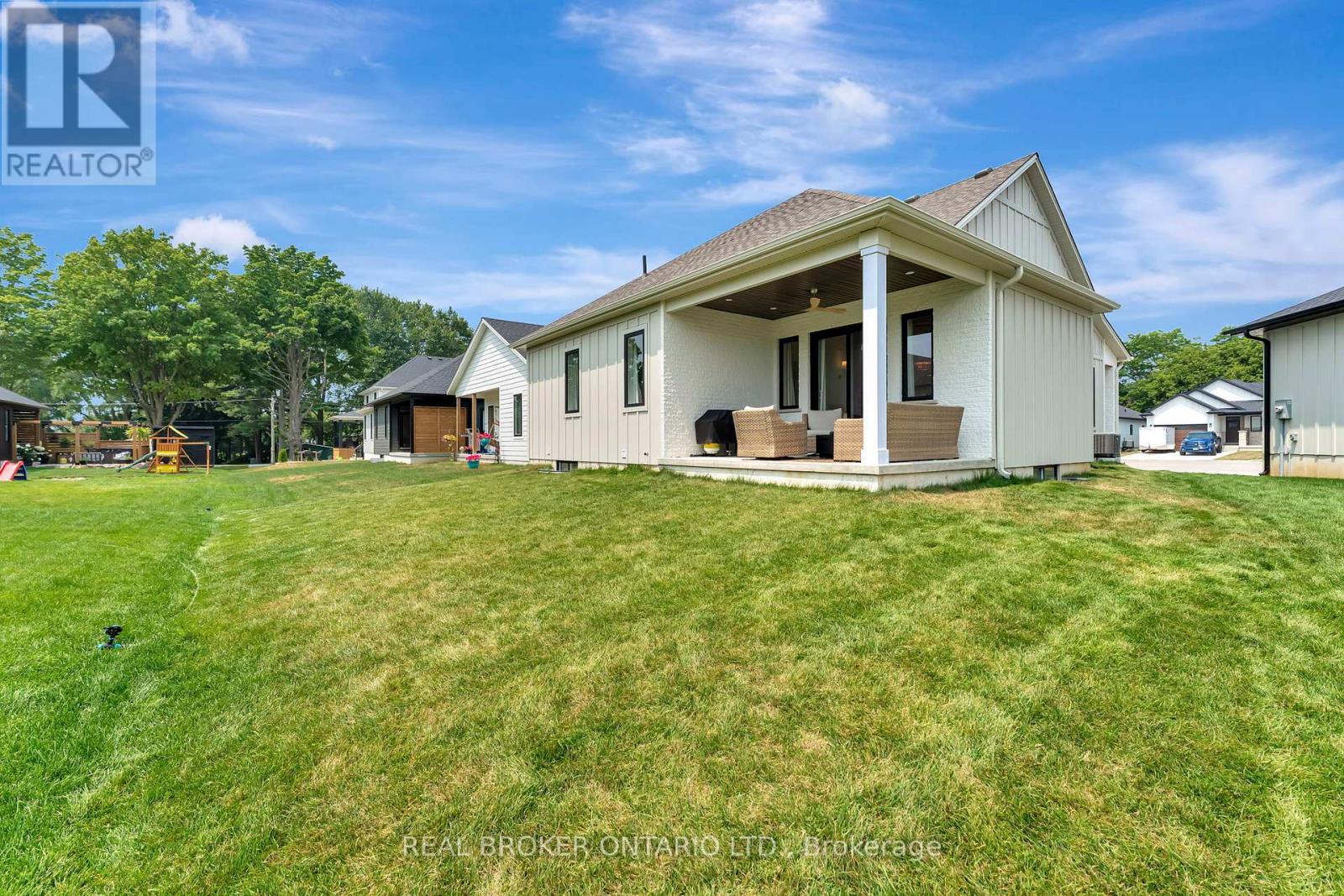 10 Macneil Court, Bayham (Port Burwell), Ontario  N0J 1T0 - Photo 40 - X12288082