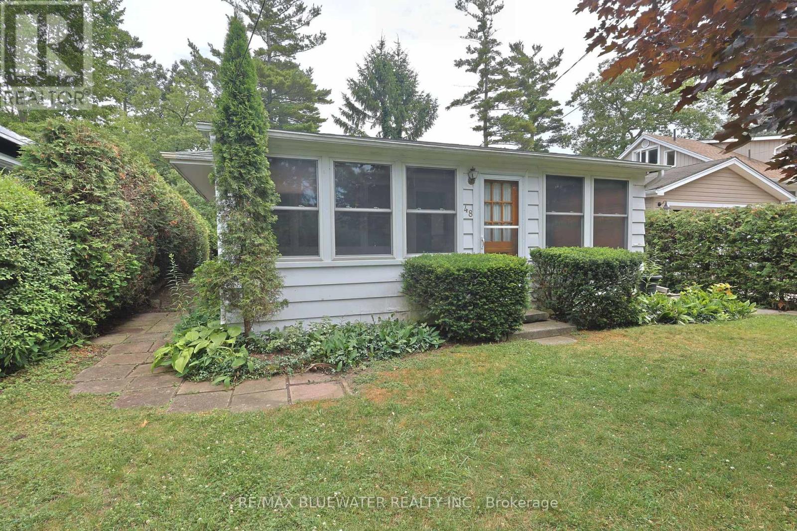 48 HILL STREET, Lambton Shores, Ontario