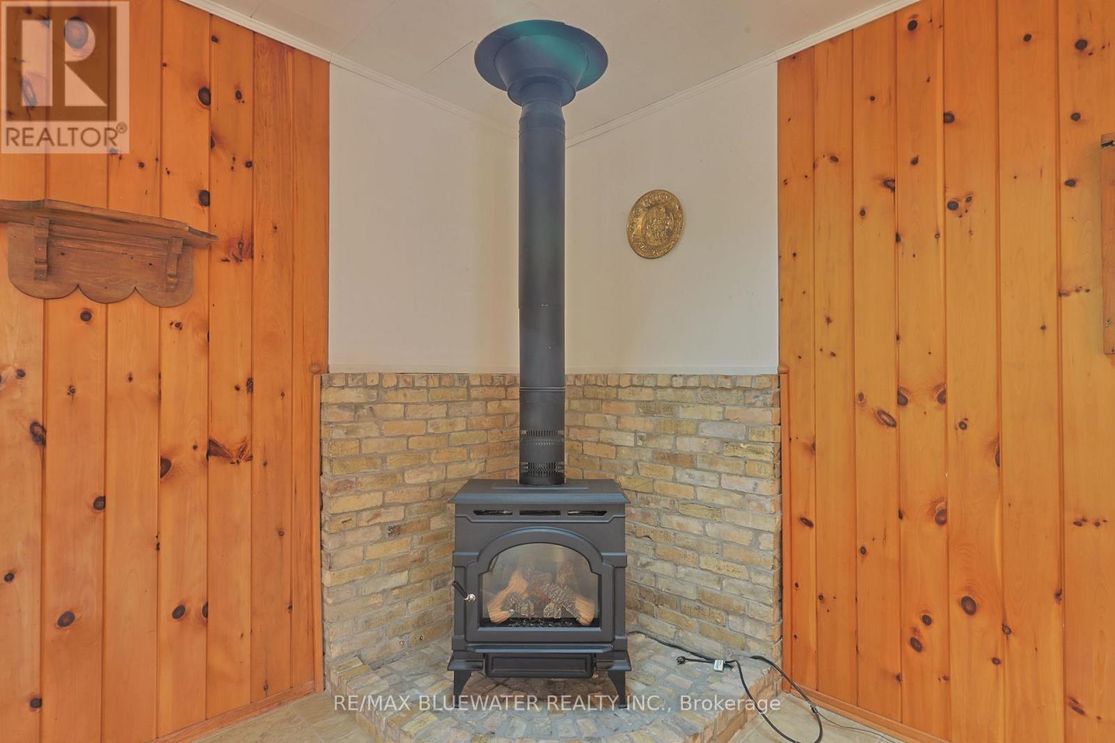 48 Hill Street, Lambton Shores, Ontario  N0M 1T0 - Photo 13 - X12288398