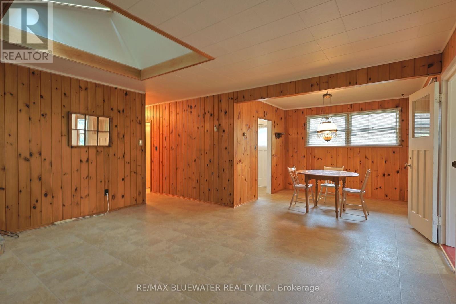 48 Hill Street, Lambton Shores, Ontario  N0M 1T0 - Photo 14 - X12288398