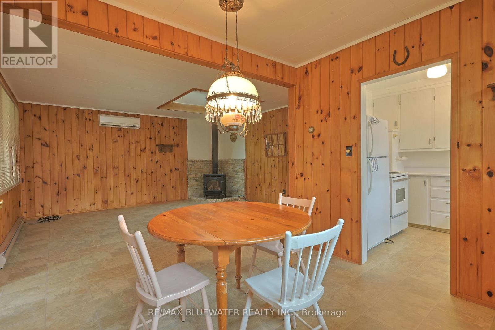 48 Hill Street, Lambton Shores, Ontario  N0M 1T0 - Photo 16 - X12288398