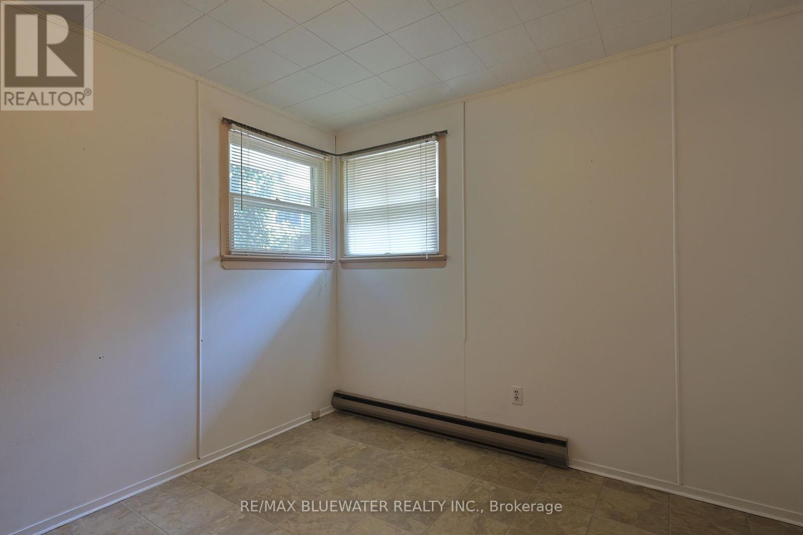 48 Hill Street, Lambton Shores, Ontario  N0M 1T0 - Photo 20 - X12288398