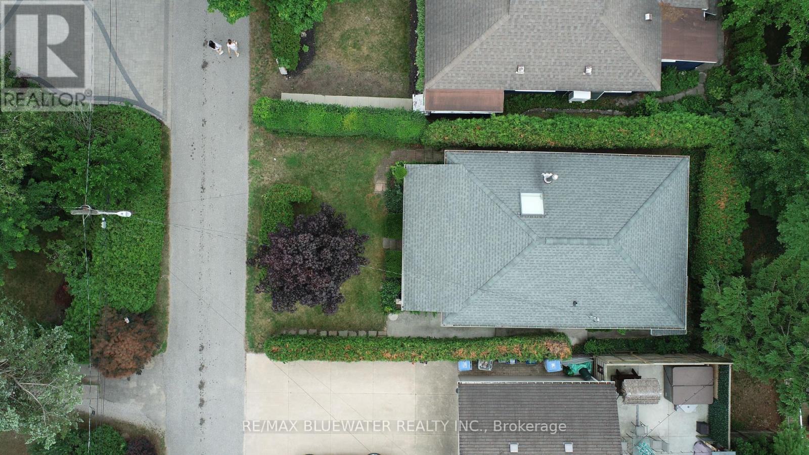 48 Hill Street, Lambton Shores, Ontario  N0M 1T0 - Photo 3 - X12288398
