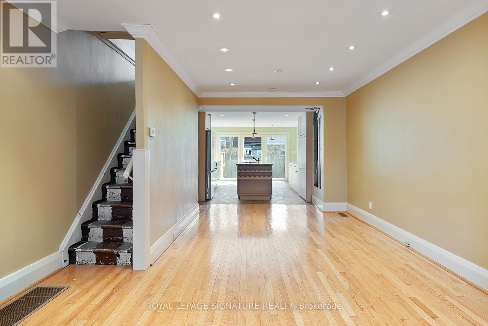 99 Kent Road, Toronto, Ontario  M4L 2X5 - Photo 9 - E12288212