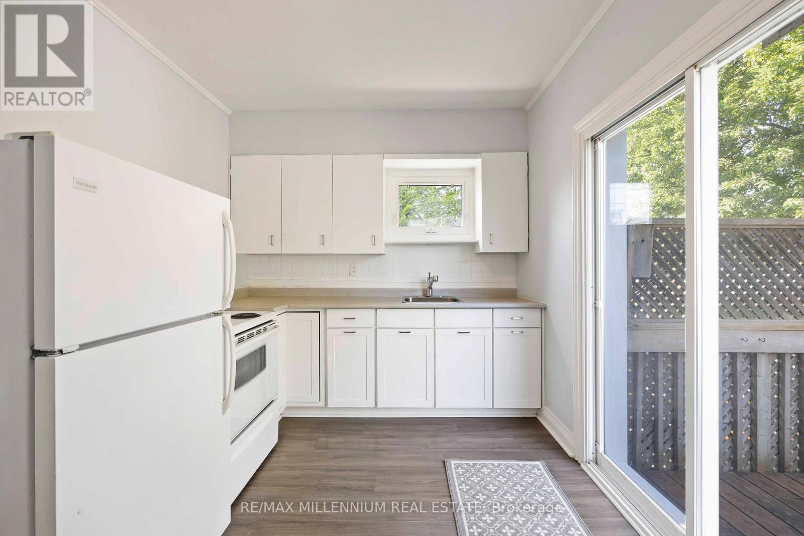 96 Phillip Avenue, Toronto (Birchcliffe-Cliffside), Ontario  M1N 3R4 - Photo 12 - E12288246
