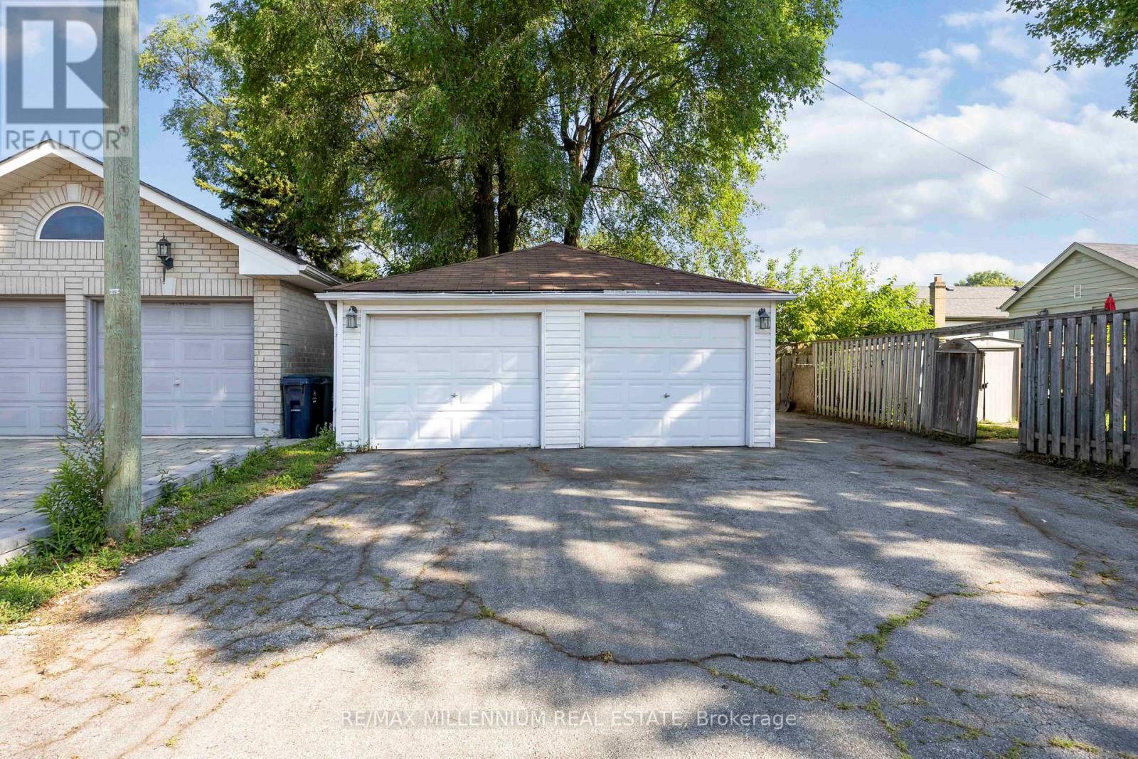 96 Phillip Avenue, Toronto (Birchcliffe-Cliffside), Ontario  M1N 3R4 - Photo 4 - E12288246