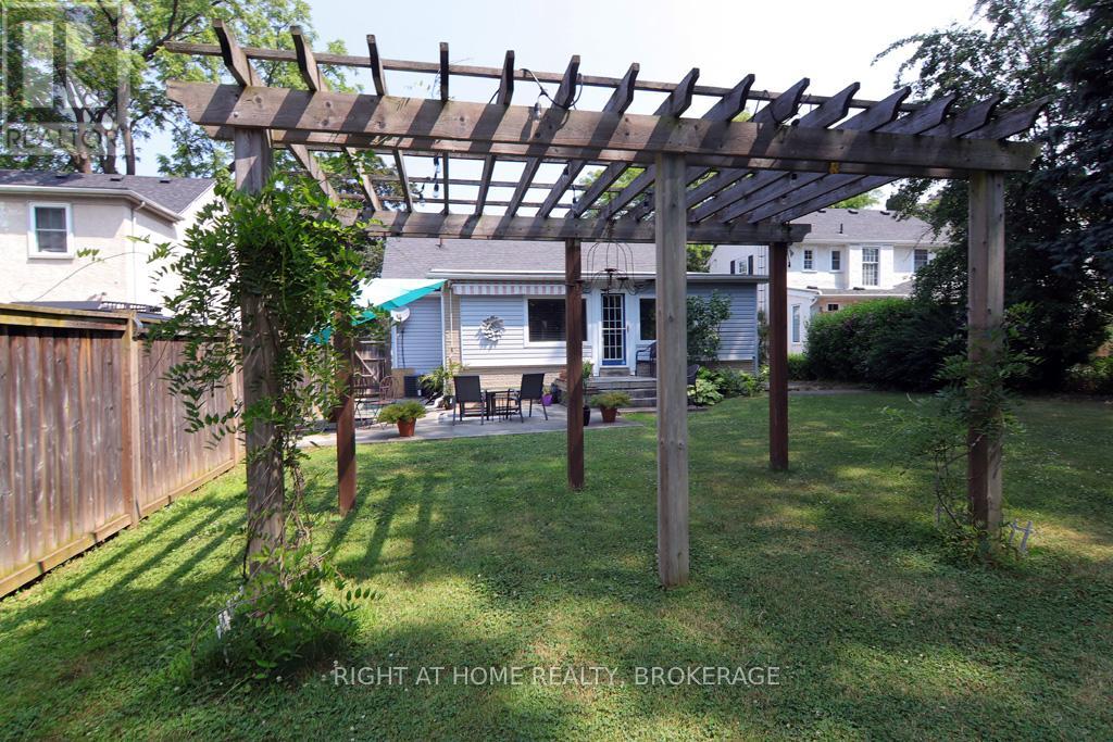 368 Queenston Street, St. Catharines, Ontario  L2P 2X9 - Photo 14 - X12288329