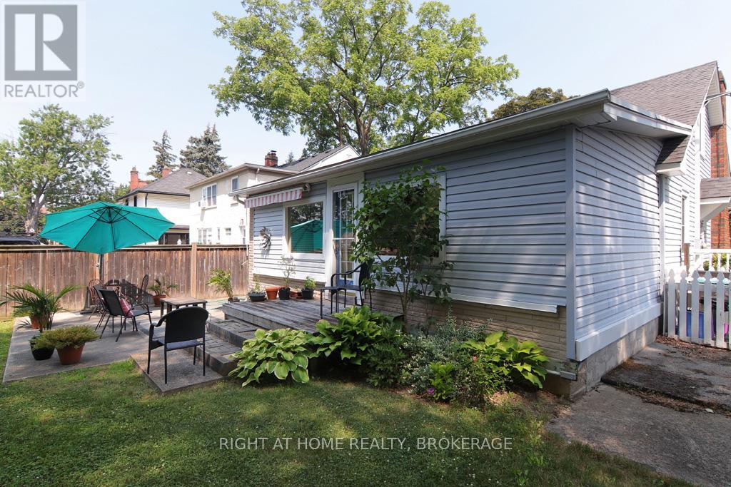 368 Queenston Street, St. Catharines, Ontario  L2P 2X9 - Photo 15 - X12288329