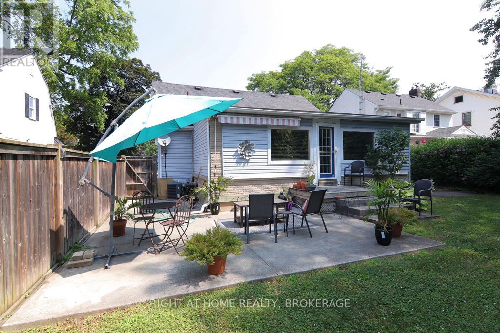 368 Queenston Street, St. Catharines, Ontario  L2P 2X9 - Photo 5 - X12288329