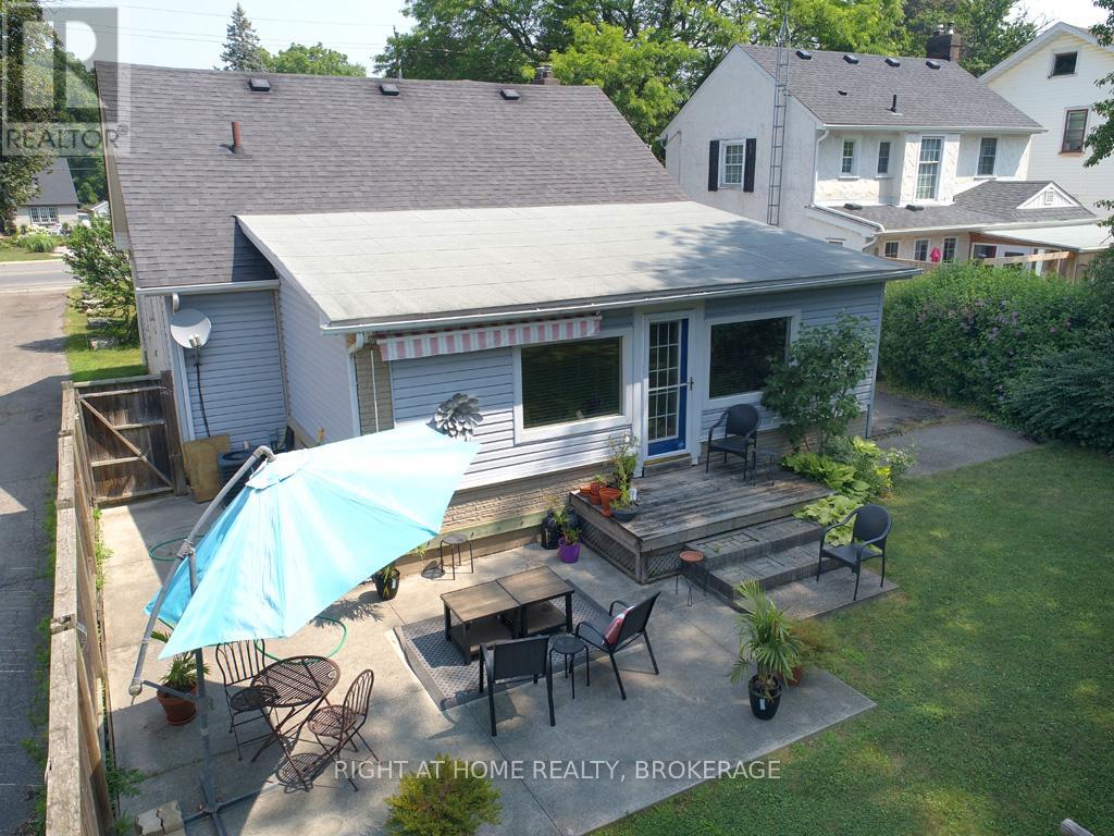 368 Queenston Street, St. Catharines, Ontario  L2P 2X9 - Photo 6 - X12288329