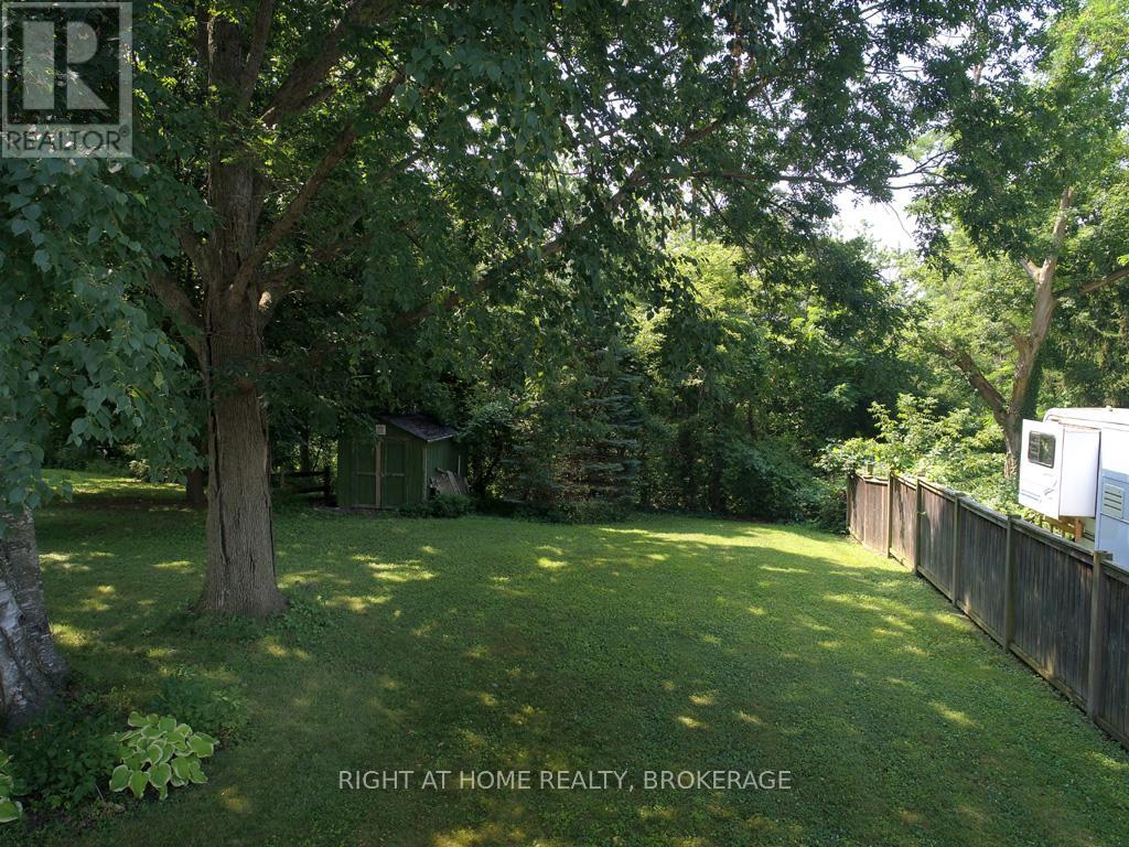 368 Queenston Street, St. Catharines, Ontario  L2P 2X9 - Photo 9 - X12288329