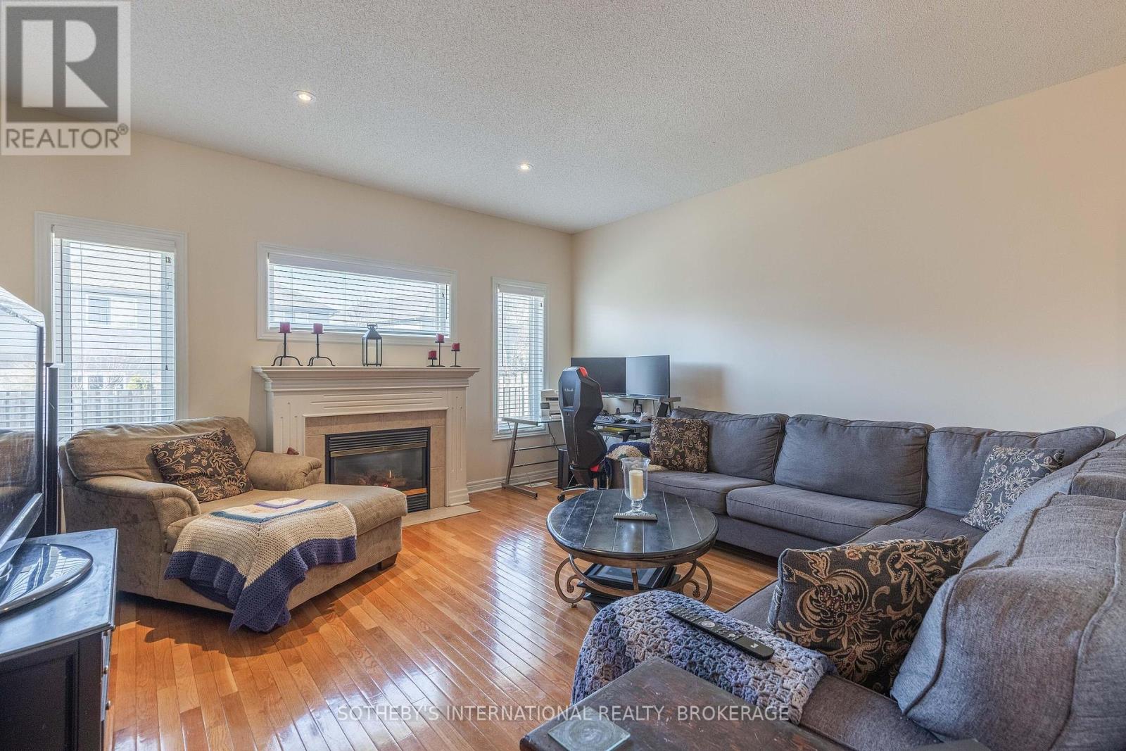 7 Honey Locust Circle, Thorold, Ontario  L2V 5E3 - Photo 10 - X12288361