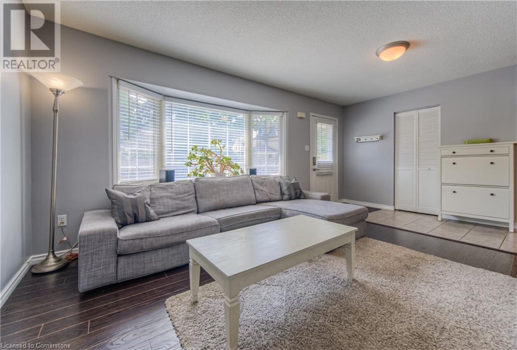 Property at 324 AGNES Street image 3