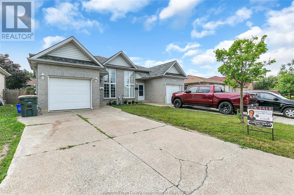 Property at 2631 TEEDIE CRESCENT image 2