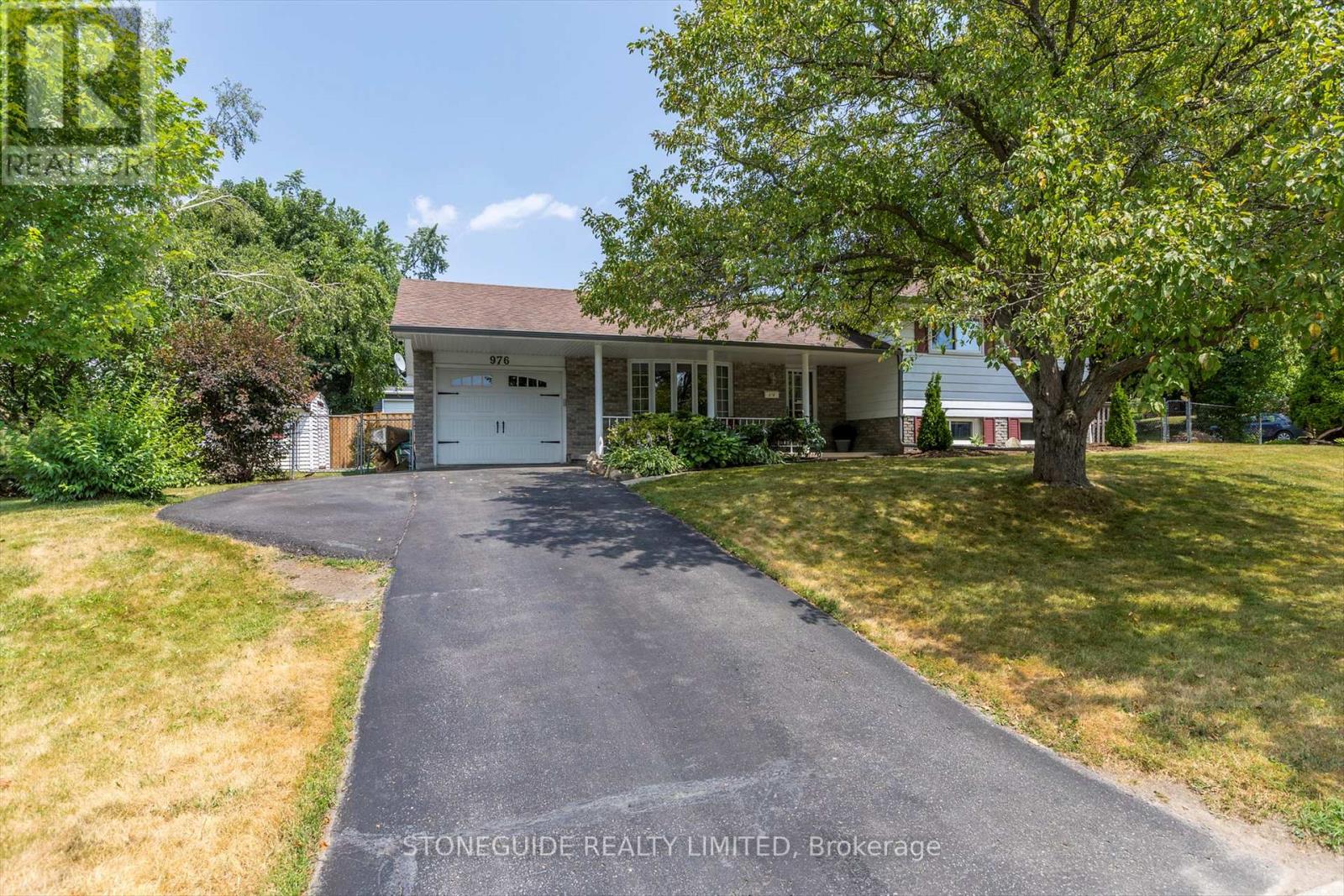 Property at 976 SYDENHAM ROAD image 2